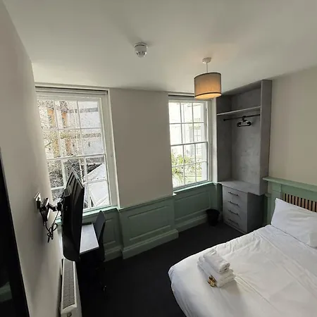 Apartman Six Bedroom Flat On John Street - Flat 1