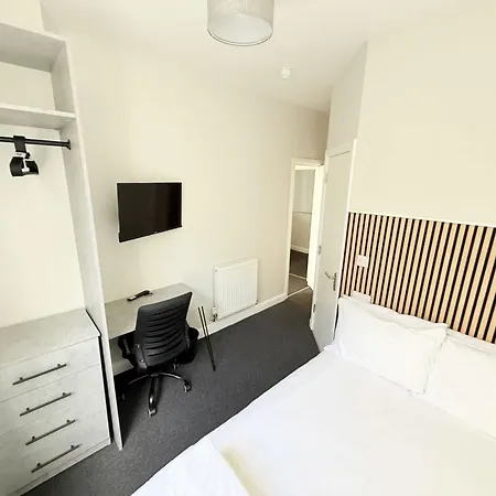 Six Bedroom Flat On John Street - Flat 1 Apartman Bristol