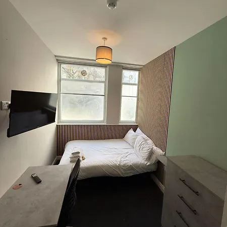 Six Bedroom Flat On John Street - Flat 1 Апартаменти *