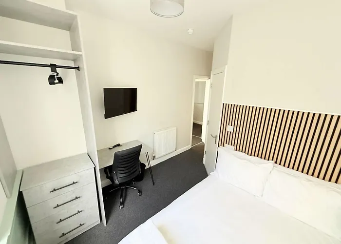 Six Bedroom Flat On John Street - Flat 1 Apartman Bristol