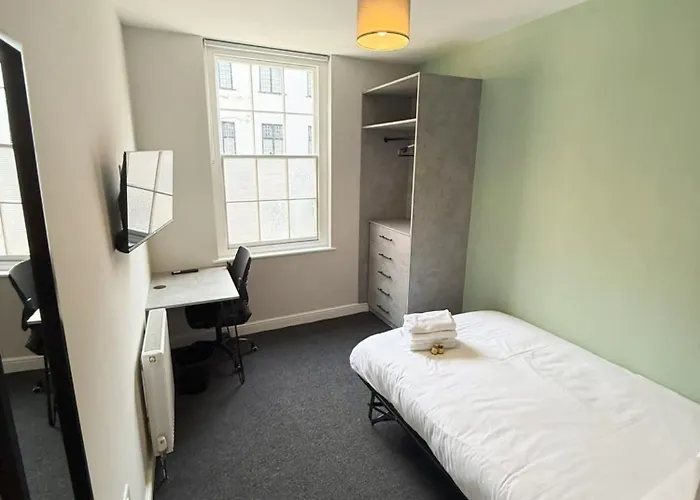Six Bedroom Flat On John Street - Flat 1 Apartman