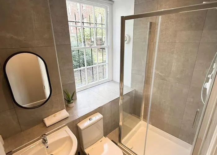 Six Bedroom Flat On John Street - Flat 1 Apartment Bristol